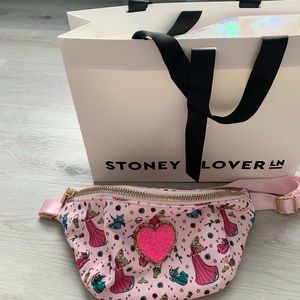 BNWOT Disney Stoney Clover Fanny.